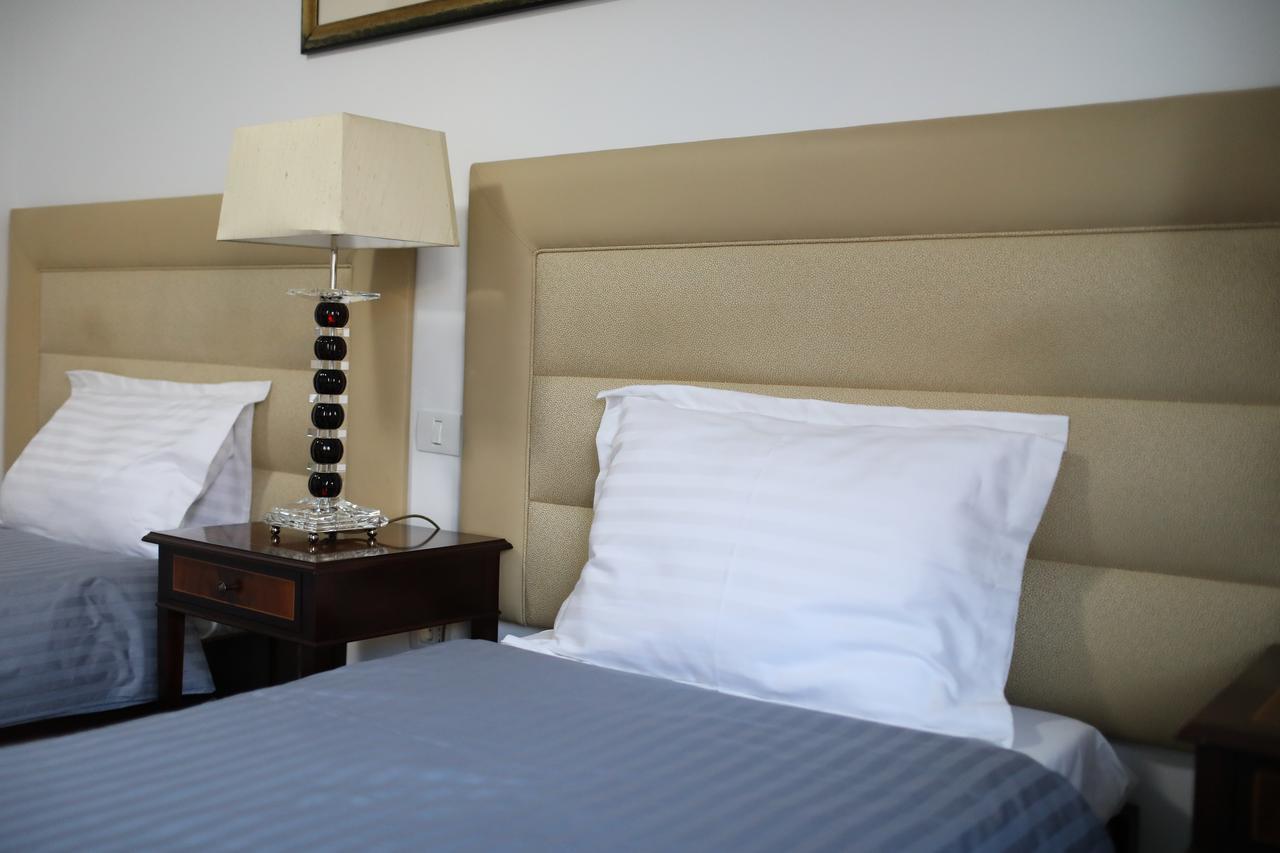 Hotel Eka Sebeş Esterno foto