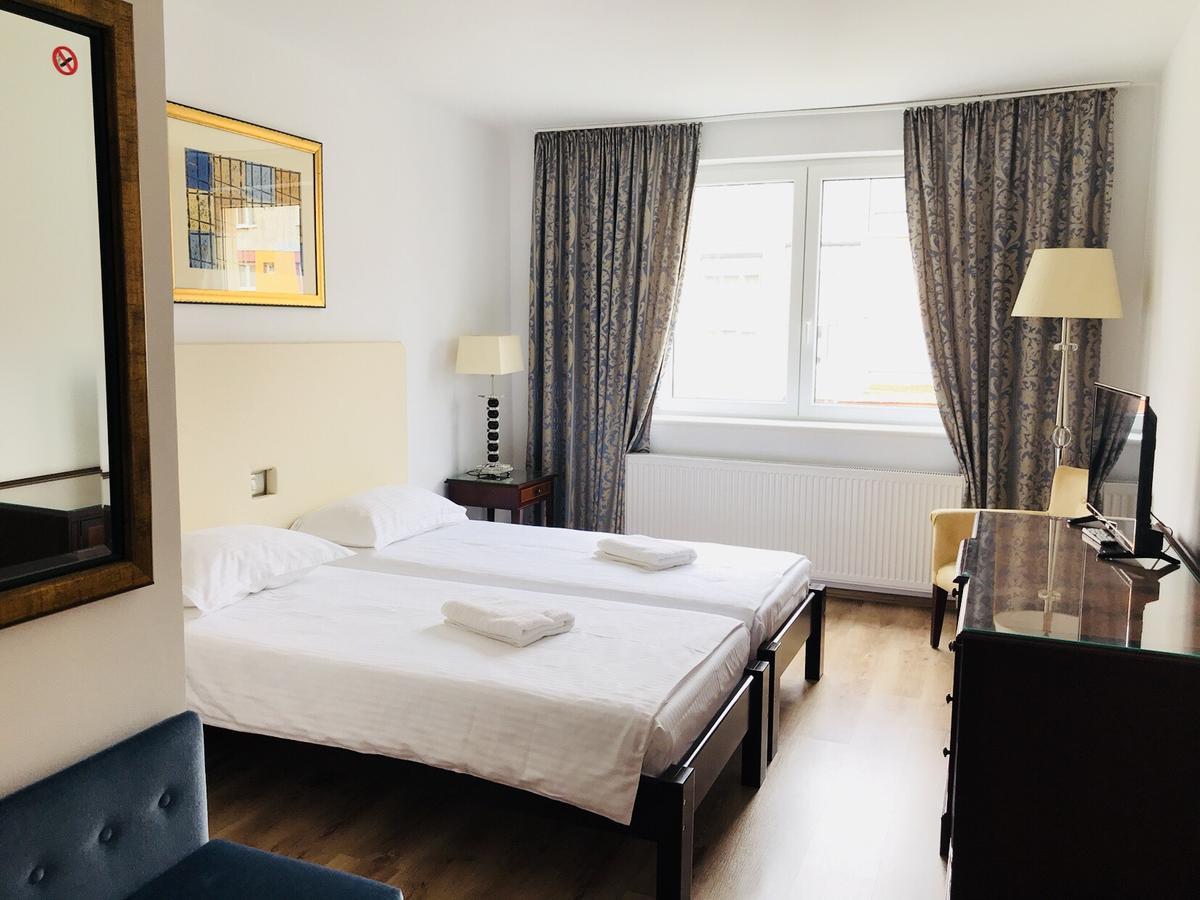 Hotel Eka Sebeş Esterno foto